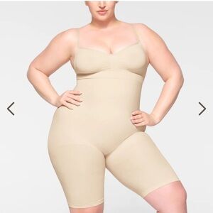 Skims Seamless Sculpt High Waisted Above the Knee Short Shapewear in Sand Sz S